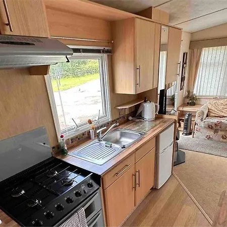4-Bedroom Cosalt Caravan In Uddingston, Glasgow Exterior photo