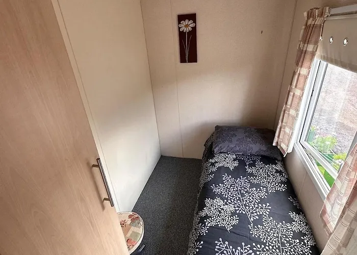 4-Bedroom Cosalt Caravan In Uddingston, Glasgow