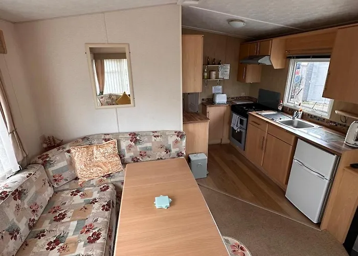 4-Bedroom Cosalt Caravan In Uddingston, Glasgow