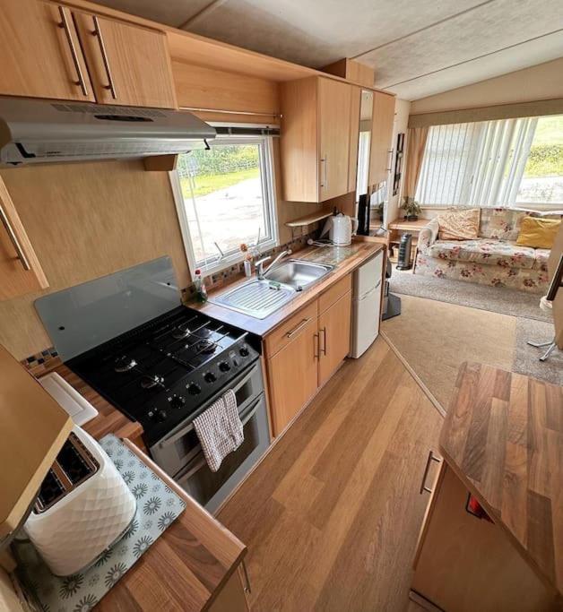 Apartment 4-bedroom Cosalt Caravan In Uddingston, Glasgow