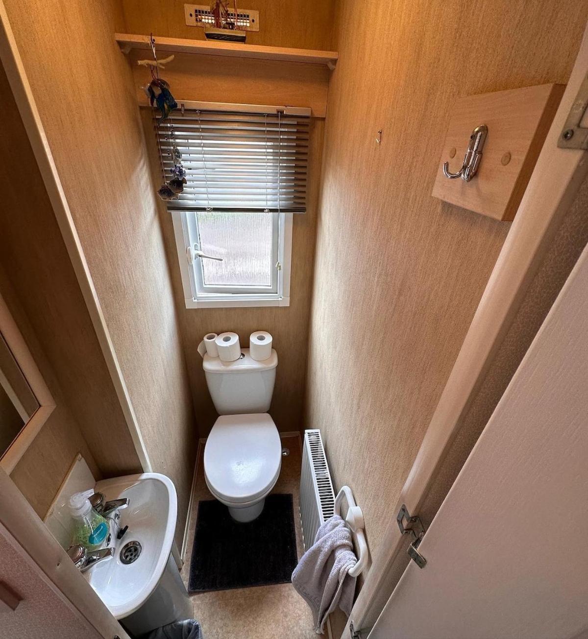 4-bedroom Cosalt Caravan In Uddingston, Glasgow Apartment Uddingston
